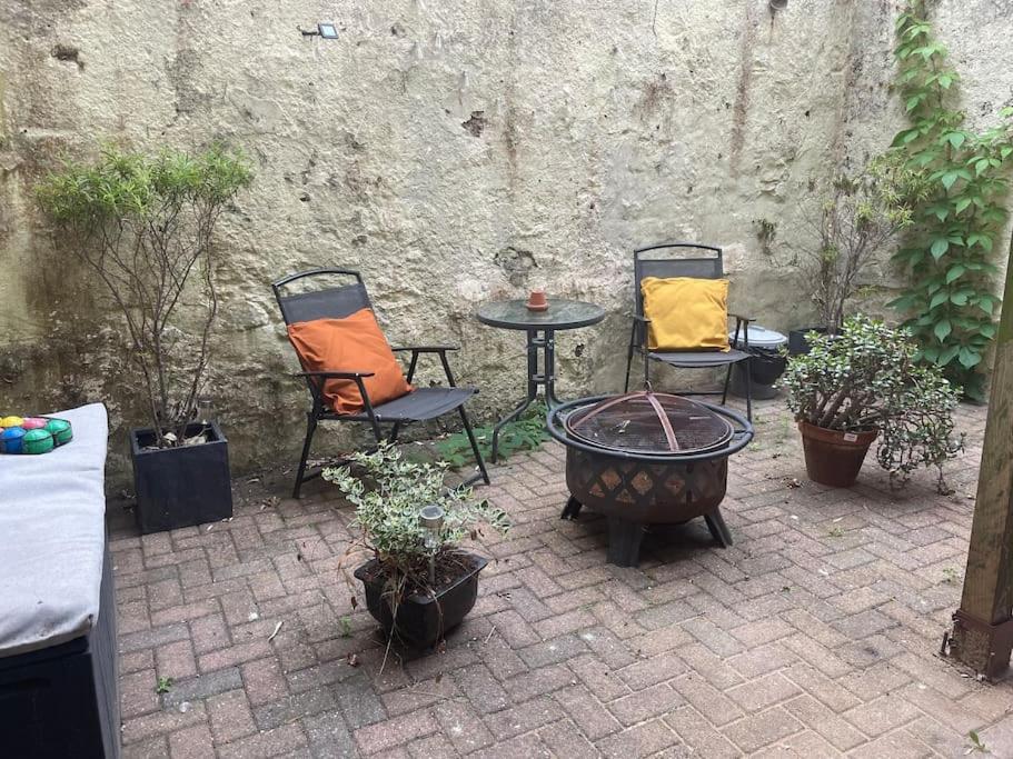 Garden Flat Torquay Just 2 Mins Walk From The Harbour Apartment Exterior photo