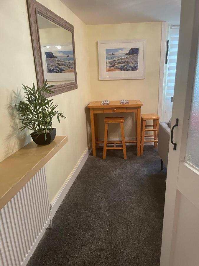 Garden Flat Torquay Just 2 Mins Walk From The Harbour Apartment Exterior photo